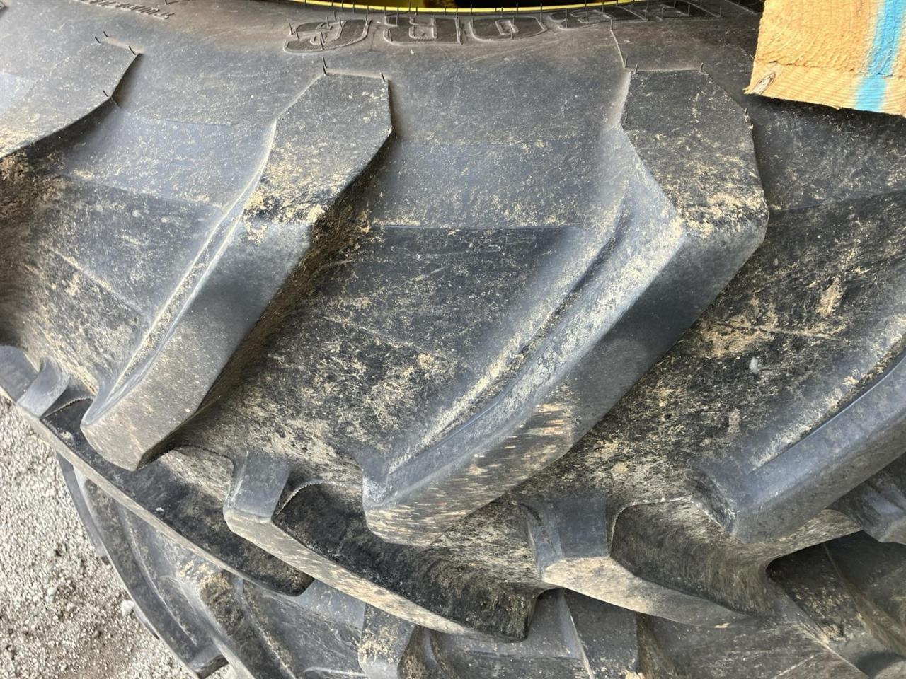 Trelleborg 520/70R38 - Pneu pour Machine agricole: photos 3 Trelleborg 520/70R38 - Pneu pour Machine agricole: photos 3