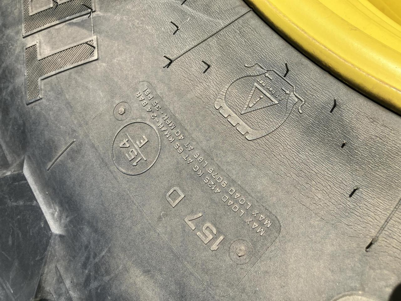 Trelleborg 600/70R28 - Pneu pour Machine agricole: photos 3 Trelleborg 600/70R28 - Pneu pour Machine agricole: photos 3