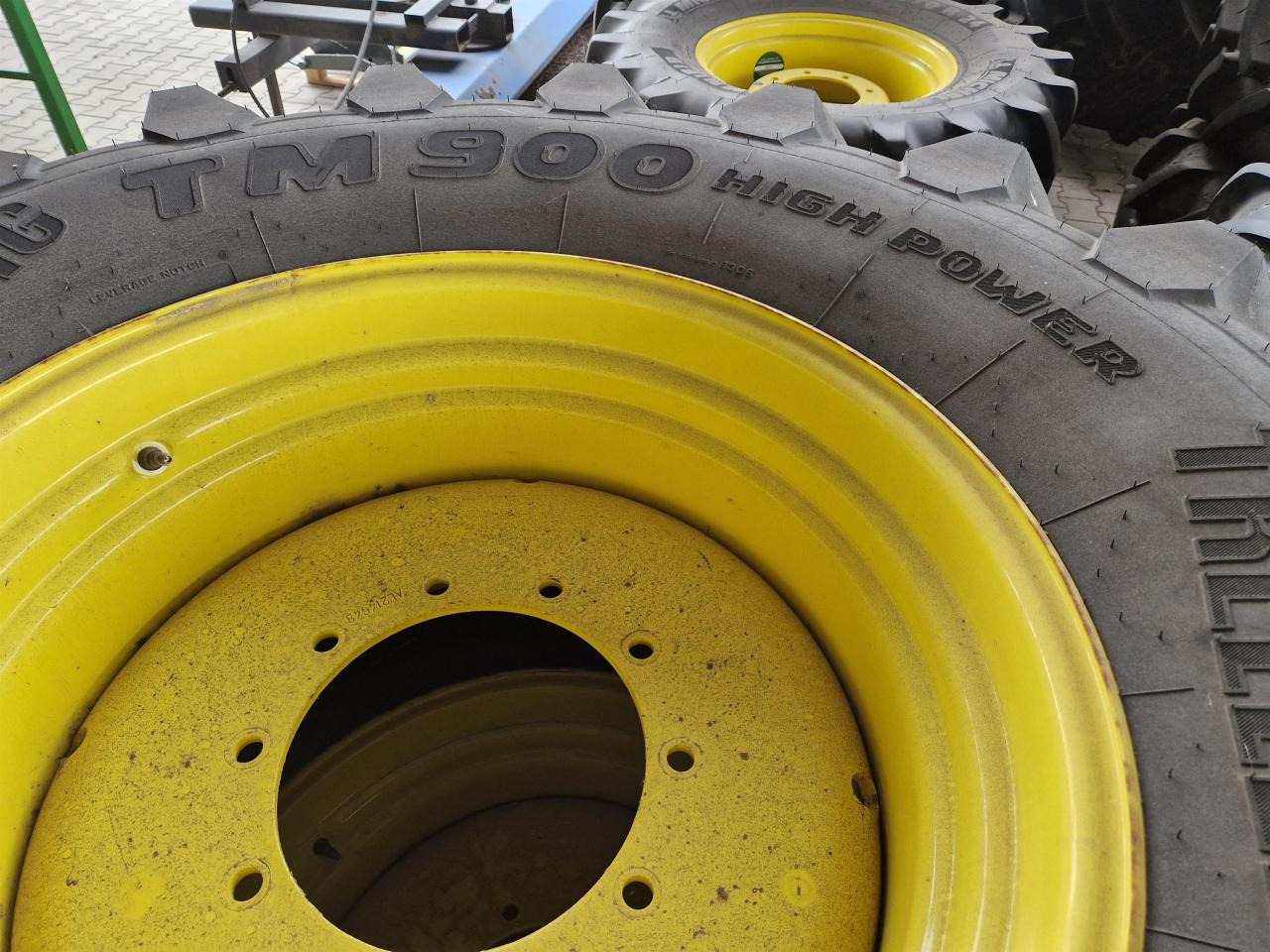 Trelleborg 600/70R30 - Pneu pour Machine agricole: photos 3 Trelleborg 600/70R30 - Pneu pour Machine agricole: photos 3