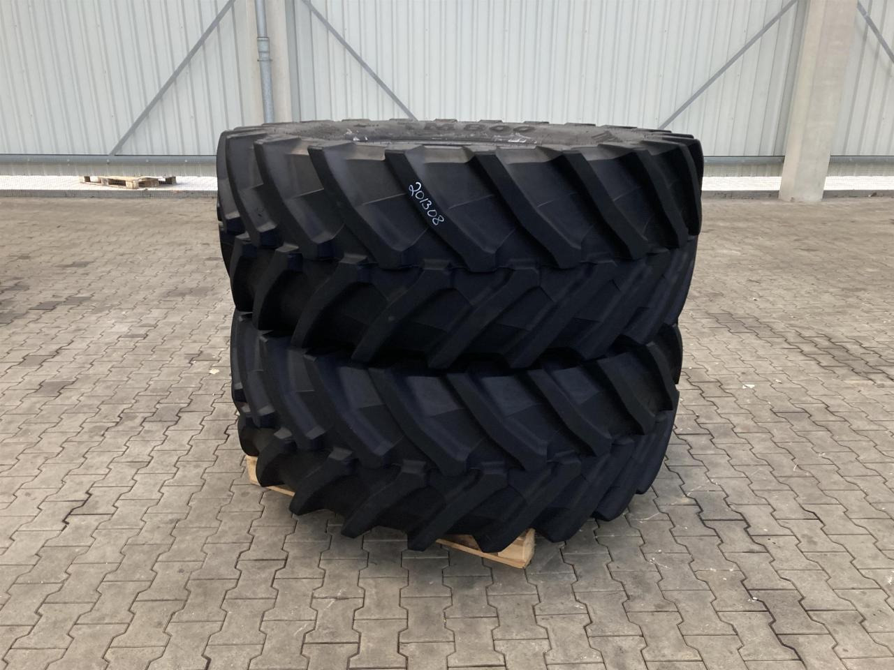Trelleborg 650/65R38 - Pneu pour Machine agricole: photos 1 Trelleborg 650/65R38 - Pneu pour Machine agricole: photos 1