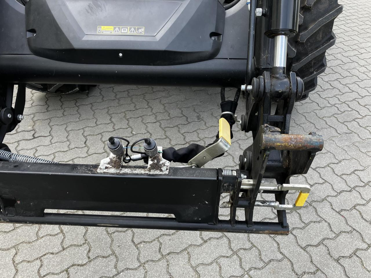 Valtra G125 Unlimited - Tracteur agricole: photos 5 Valtra G125 Unlimited - Tracteur agricole: photos 5