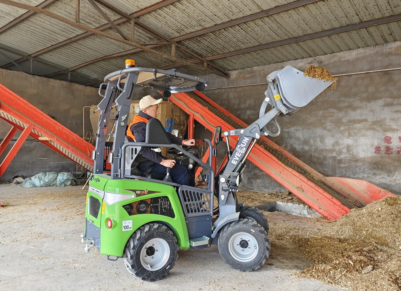 Everun Hoflader elektrisch - Valet de ferme: photos 3 Everun Hoflader elektrisch - Valet de ferme: photos 3