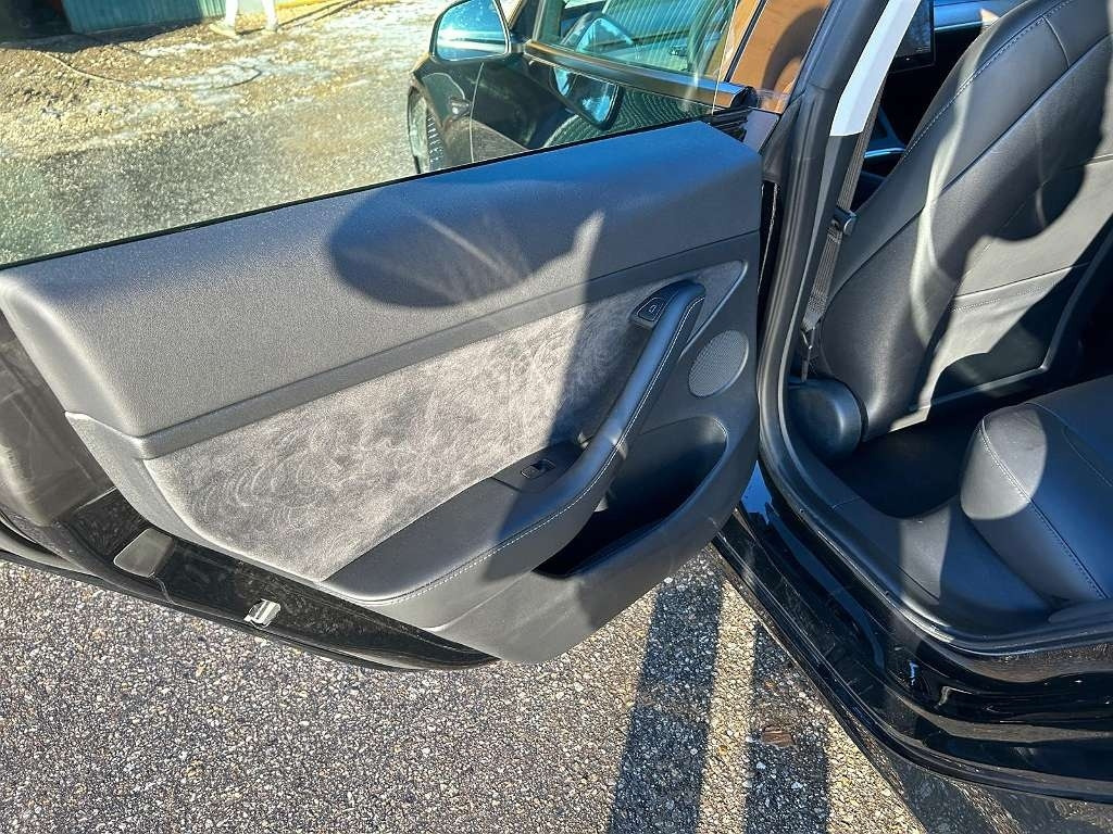 Voiture Tesla Model 3 Long Range: photos 6