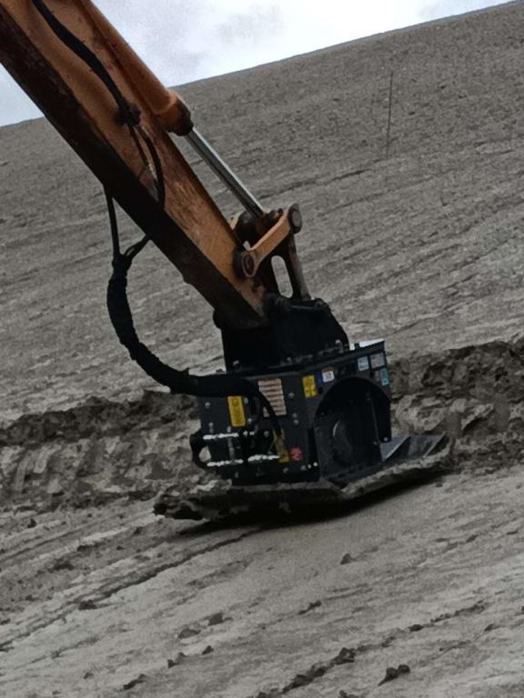 CM CM Crusher PV 60.100 - Plaque vibrante: photos 1 CM CM Crusher PV 60.100 - Plaque vibrante: photos 1