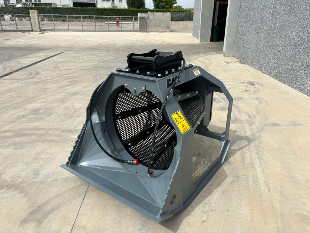 CM Crusher CBR 12 Screening Bucket - Godet pour Mini chargeuse: photos 3 CM Crusher CBR 12 Screening Bucket - Godet pour Mini chargeuse: photos 3