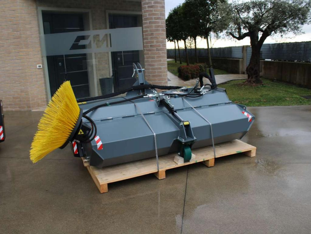 CM Crusher CBS 150 Sweeping Bucket - Brosse pour Mini chargeuse: photos 1 CM Crusher CBS 150 Sweeping Bucket - Brosse pour Mini chargeuse: photos 1