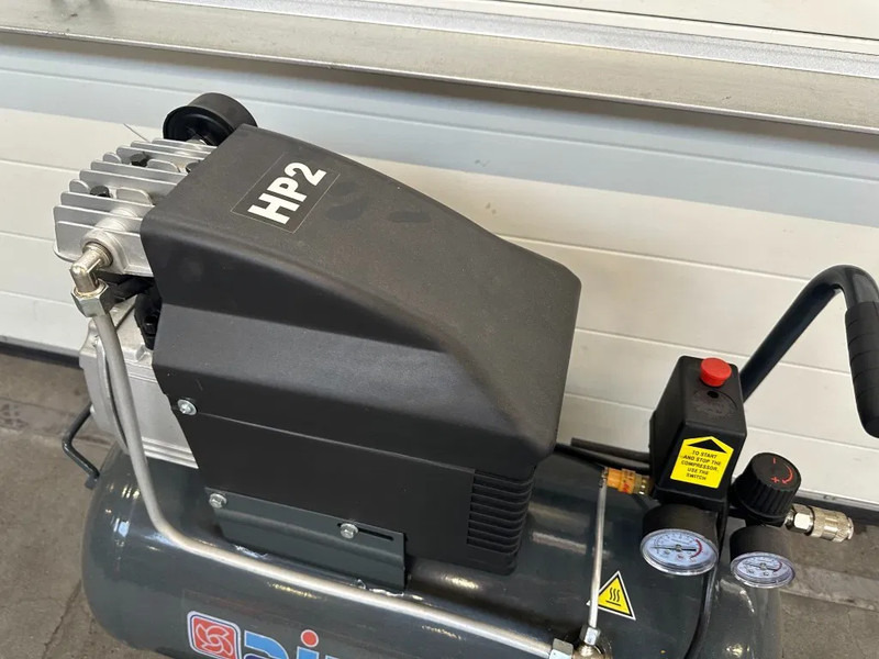 Airmec FIAC 2 PK 170 L / min 8 Bar Elektrische Zuigercompressor Overstock - Compresseur d'air: photos 5 Airmec FIAC 2 PK 170 L / min 8 Bar Elektrische Zuigercompressor Overstock - Compresseur d'air: photos 5