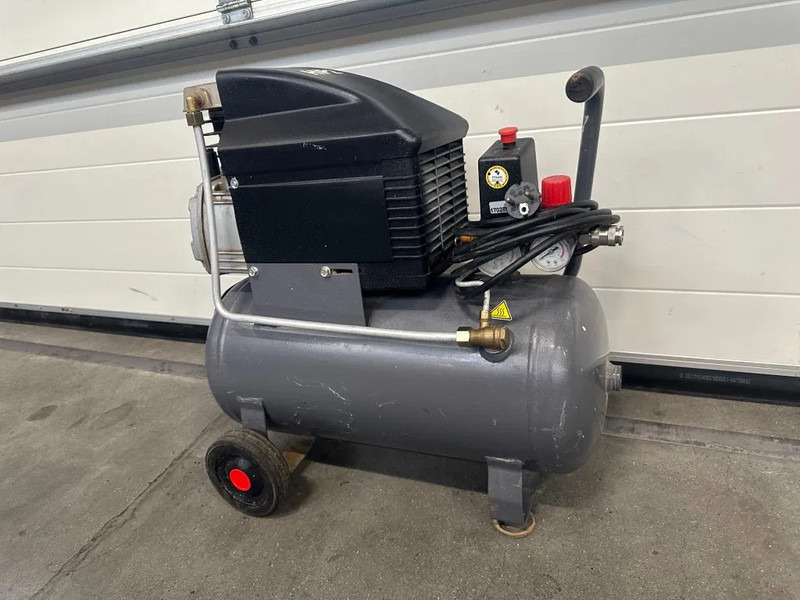 Airmec Fiac BXA 25200 Elektrische Zuigercompressor 2 PK 150 L / min 8 Bar - Compresseur d'air: photos 5 Airmec Fiac BXA 25200 Elektrische Zuigercompressor 2 PK 150 L / min 8 Bar - Compresseur d'air: photos 5