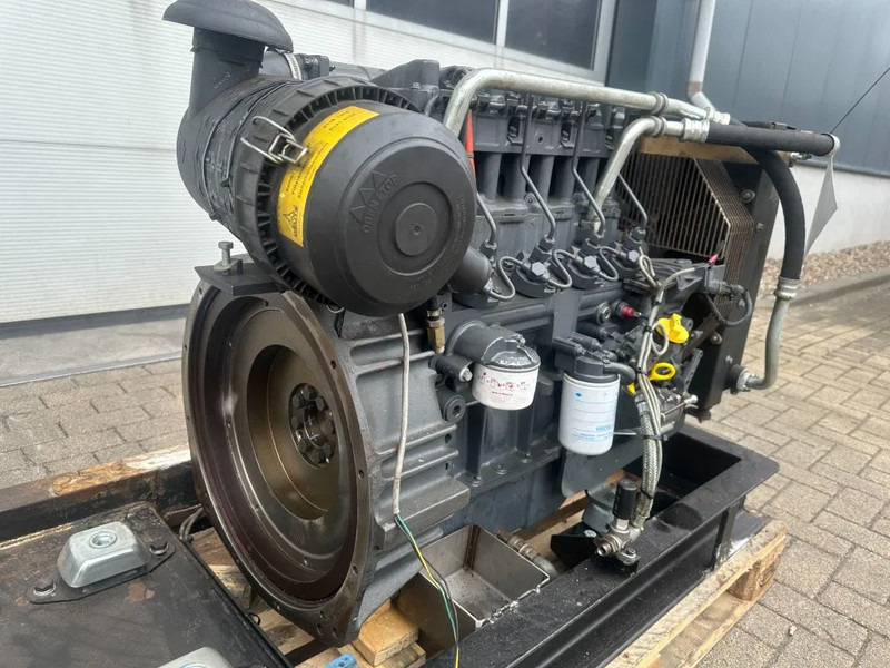 Deutz F4M 2011 Diesel motor 30 kW 39 PK bij 1500 rpm as New ! - Moteur pour Matériel de manutention: photos 2 Deutz F4M 2011 Diesel motor 30 kW 39 PK bij 1500 rpm as New ! - Moteur pour Matériel de manutention: photos 2