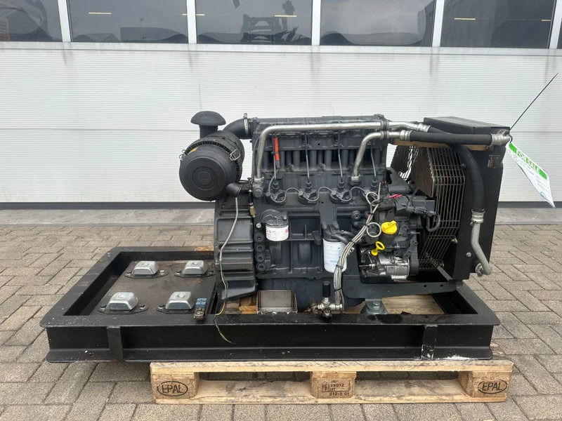Deutz F4M 2011 Diesel motor 30 kW 39 PK bij 1500 rpm as New ! - Moteur pour Matériel de manutention: photos 1 Deutz F4M 2011 Diesel motor 30 kW 39 PK bij 1500 rpm as New ! - Moteur pour Matériel de manutention: photos 1