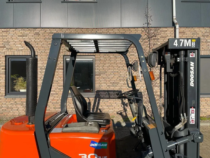 Chariot élévateur diesel Doosan D30G Yanmar 3 ton Triplex Freelift Sideshift Diesel Heftruck 470 cm hefhoogte: photos 11
