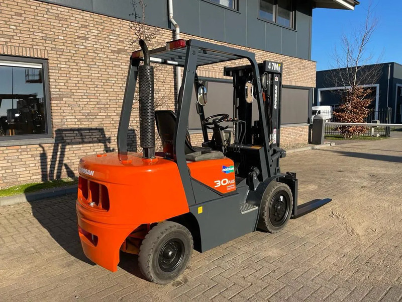 Chariot élévateur diesel Doosan D30G Yanmar 3 ton Triplex Freelift Sideshift Diesel Heftruck 470 cm hefhoogte: photos 7
