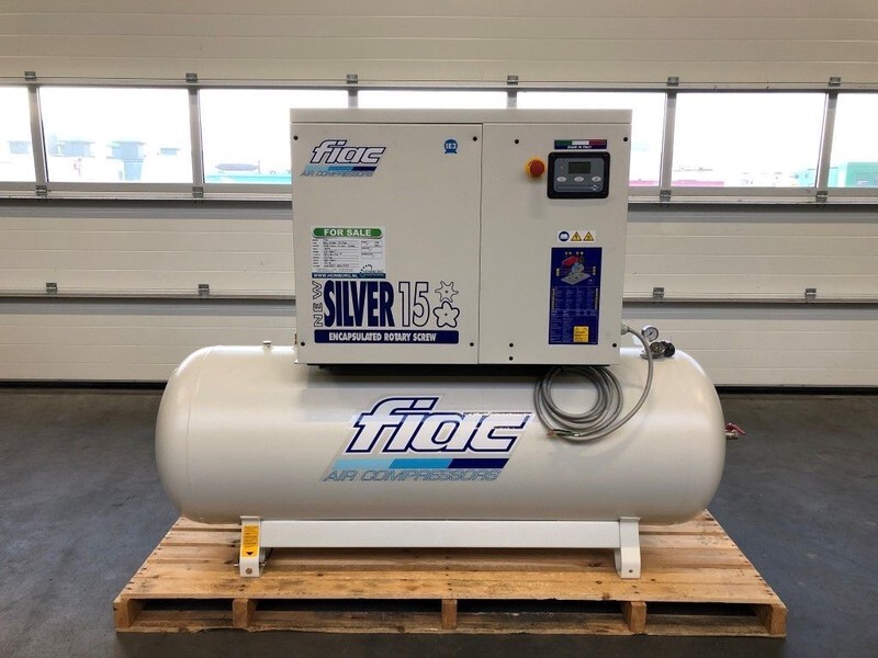 Fiac New Silver 15 / 500 Silent 11 kW 1430 L / min Elektrische Schroefcompressor met ketel - Compresseur d'air: photos 2 Fiac New Silver 15 / 500 Silent 11 kW 1430 L / min Elektrische Schroefcompressor met ketel - Compresseur d'air: photos 2
