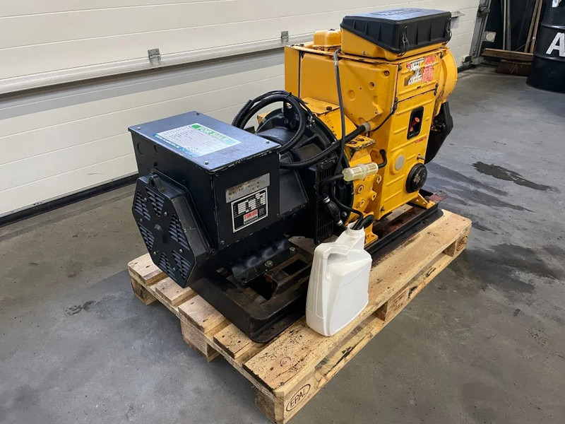 Groupe électrogène Hatz 2M40H Stamford 25 kVA generatorset: photos 7 Groupe électrogène Hatz 2M40H Stamford 25 kVA generatorset: photos 7