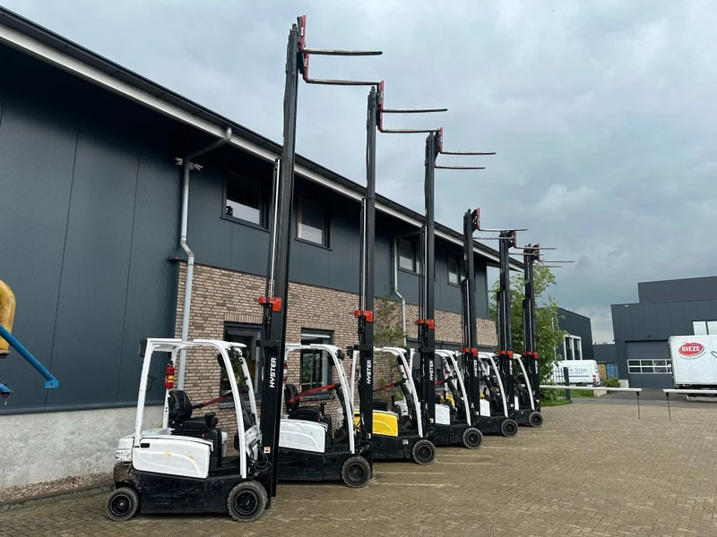 Chariot élévateur Hyster J1.8XN MWB 1.8 ton Triplex Freelift Sideshift Positioner Elektra Heftruck Accu 2023: photos 8 Chariot élévateur Hyster J1.8XN MWB 1.8 ton Triplex Freelift Sideshift Positioner Elektra Heftruck Accu 2023: photos 8