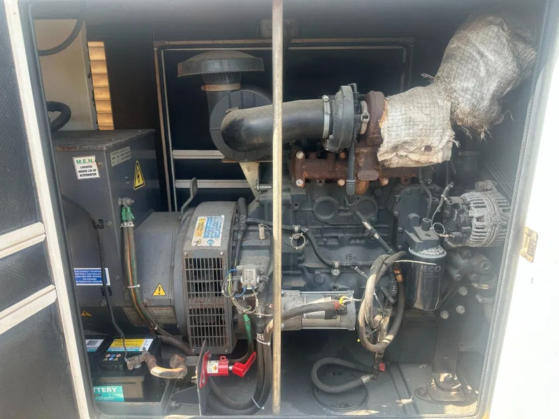 Iveco FPT NEF45 SM1A.A004 Stamford 60 kVA Silent Renrtal generatorset - Groupe électrogène: photos 3 Iveco FPT NEF45 SM1A.A004 Stamford 60 kVA Silent Renrtal generatorset - Groupe électrogène: photos 3