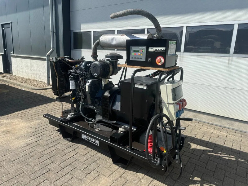 Iveco FPT NEF45 SM1A.A007 Himoinsa Stamford 66 kVA generatorset - Groupe électrogène: photos 2 Iveco FPT NEF45 SM1A.A007 Himoinsa Stamford 66 kVA generatorset - Groupe électrogène: photos 2