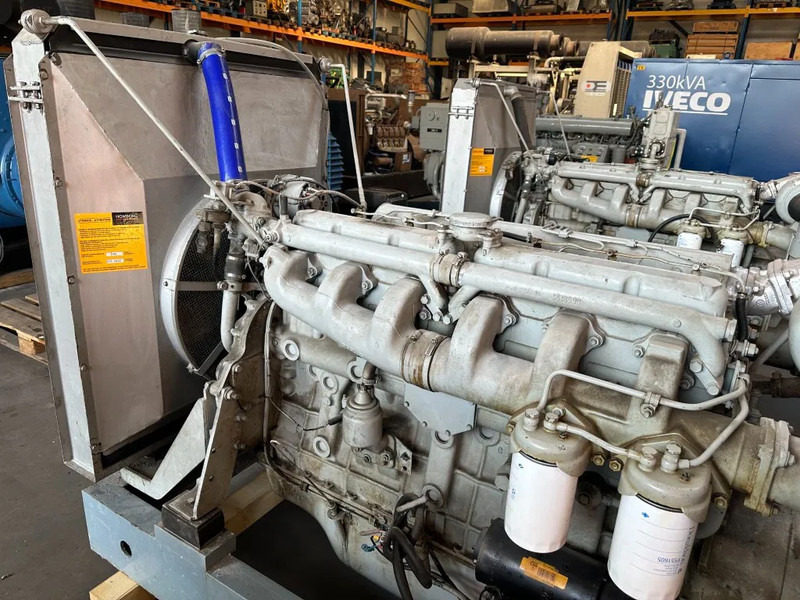 Groupe électrogène Iveco Fiat Aifo 821 SI 200 kVA noodstroom generatorset 389 hours !: photos 10