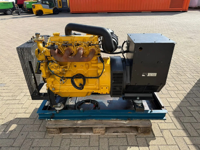 John Deere 4039 DF 008 Stamford 42.5 kVA generatorset - Groupe électrogène: photos 2 John Deere 4039 DF 008 Stamford 42.5 kVA generatorset - Groupe électrogène: photos 2