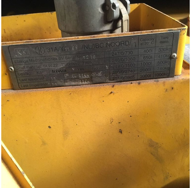 Kiwa IBC Elzinga Machinefabriek 1000 liter IBC Dieseltank met handpomp - Cuve de stockage: photos 4 Kiwa IBC Elzinga Machinefabriek 1000 liter IBC Dieseltank met handpomp - Cuve de stockage: photos 4