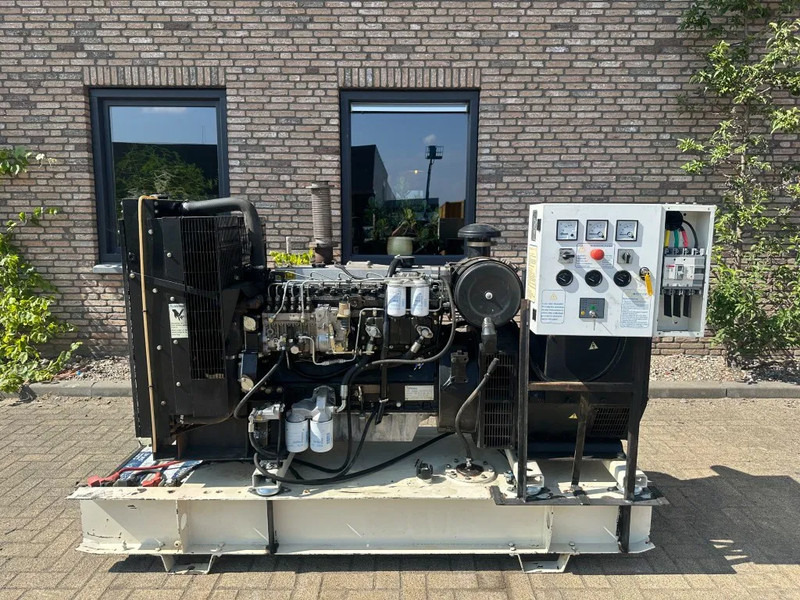 Perkins Stamford 100 kVA noodstroom generatorset - Groupe électrogène: photos 1 Perkins Stamford 100 kVA noodstroom generatorset - Groupe électrogène: photos 1