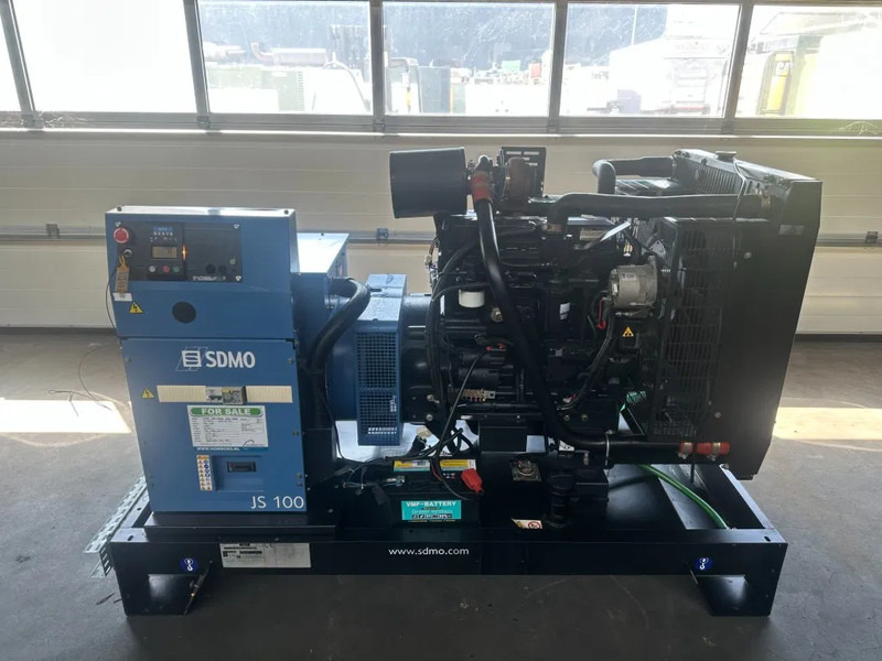 SDMO JS100K John Deere Leroy Somer 100 kVA generatorset - Groupe électrogène: photos 1 SDMO JS100K John Deere Leroy Somer 100 kVA generatorset - Groupe électrogène: photos 1