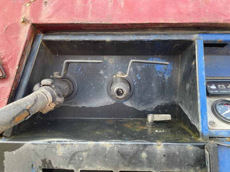 Yanmar 3 m3 / min 10 Bar PDS 90S Diesel Compressor - Compresseur d'air: photos 5 Yanmar 3 m3 / min 10 Bar PDS 90S Diesel Compressor - Compresseur d'air: photos 5