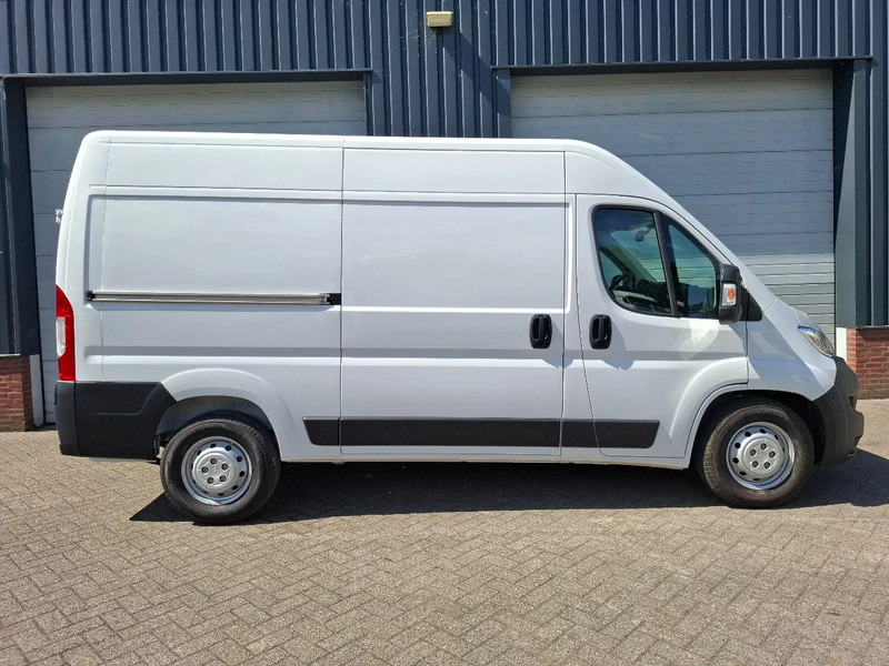 Opel Movano elektrisch ongebruikt! - Fourgon utilitaire, Utilitaire électrique: photos 4 Opel Movano elektrisch ongebruikt! - Fourgon utilitaire, Utilitaire électrique: photos 4