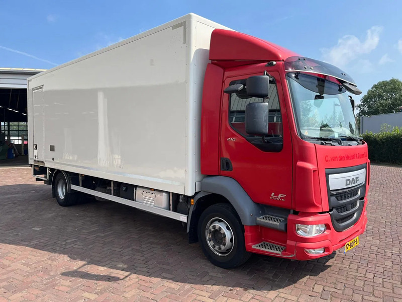 DAF LF 210 FA 12 TN EURO 6 - Camion fourgon: photos 3 DAF LF 210 FA 12 TN EURO 6 - Camion fourgon: photos 3