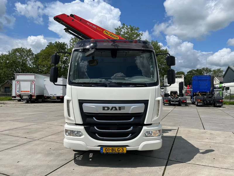DAF LF 230 FA - Camion grue: photos 5 DAF LF 230 FA - Camion grue: photos 5