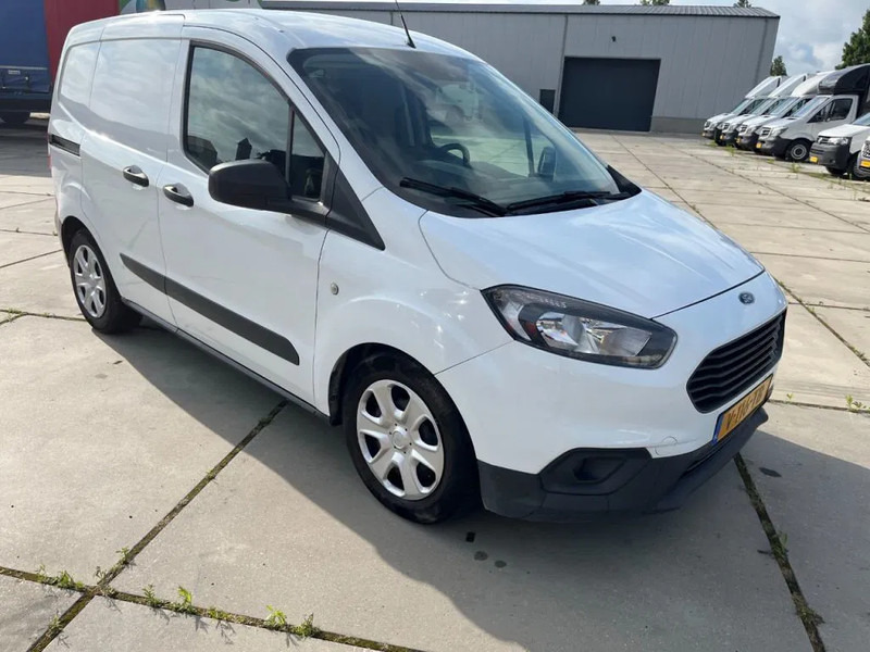 Ford Transit Courier 1.5 EURO 6 - Fourgonnette: photos 3 Ford Transit Courier 1.5 EURO 6 - Fourgonnette: photos 3