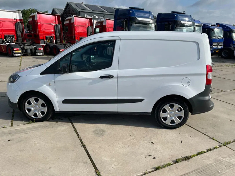 Ford Transit Courier 1.5 EURO 6 - Fourgonnette: photos 4 Ford Transit Courier 1.5 EURO 6 - Fourgonnette: photos 4