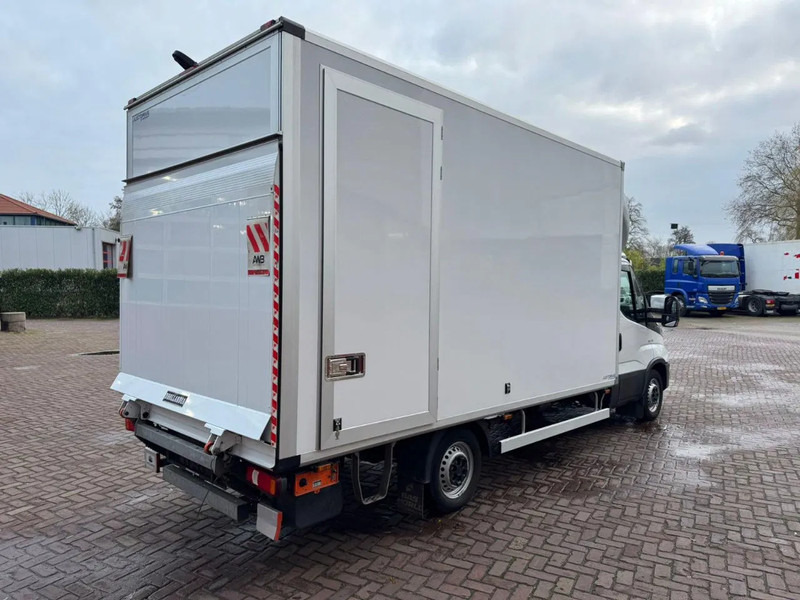 Iveco Daily 35S18 EURO 6 - Fourgon grand volume: photos 5 Iveco Daily 35S18 EURO 6 - Fourgon grand volume: photos 5