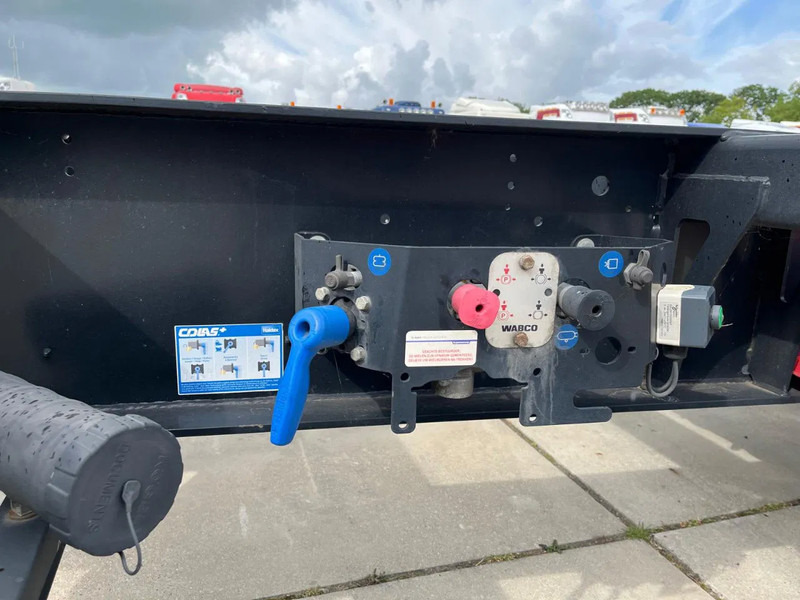 Semi-remorque porte-conteneur/ Caisse mobile Kögel PORT 40 SIMPLEX 20: photos 17 Semi-remorque porte-conteneur/ Caisse mobile Kögel PORT 40 SIMPLEX 20: photos 17