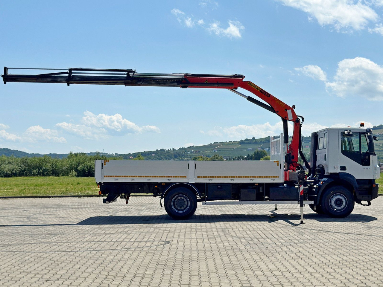 Iveco TRAKKER 310* PRITSCHE 6,00 m * PK 15500 * TOP - Camion grue: photos 5 Iveco TRAKKER 310* PRITSCHE 6,00 m * PK 15500 * TOP - Camion grue: photos 5