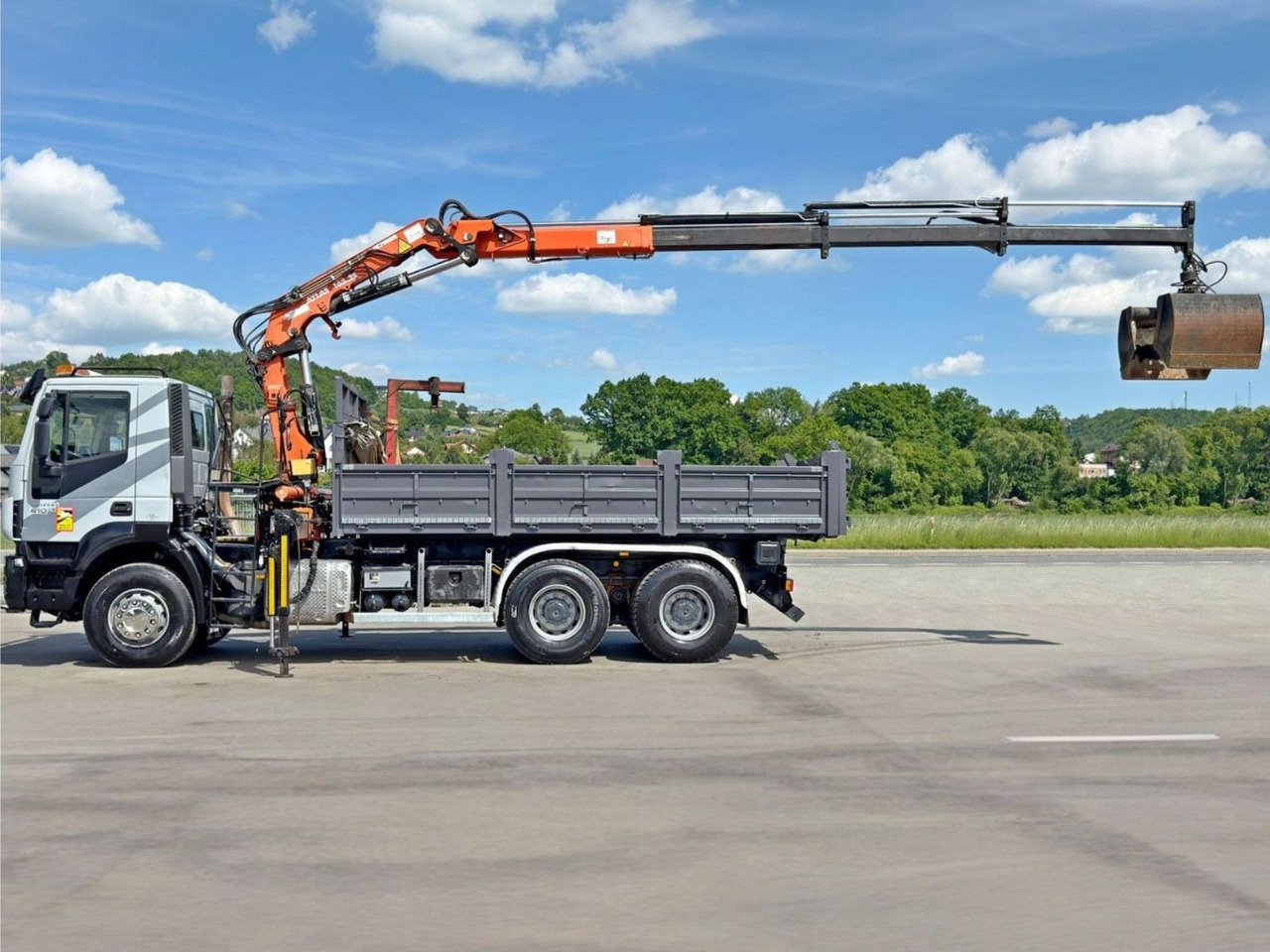 Iveco TRAKKER 410*Kipper 5,20m*ATLAS 165.2E * FUNK/6x4 Iveco TRAKKER 410*Kipper 5,20m*ATLAS 165.2E * FUNK/6x4 - Camion grue, Camion benne: photos 5 Iveco TRAKKER 410*Kipper 5,20m*ATLAS 165.2E * FUNK/6x4 Iveco TRAKKER 410*Kipper 5,20m*ATLAS 165.2E * FUNK/6x4 - Camion grue, Camion benne: photos 5