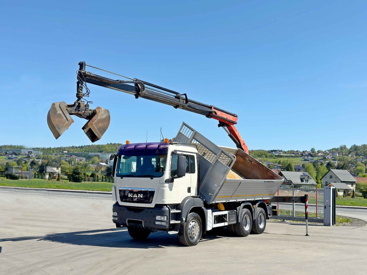 MAN TGS 33.360*KIPPER 4,95 m *PK 15002 * 6x4 - Camion benne, Camion grue: photos 2 MAN TGS 33.360*KIPPER 4,95 m *PK 15002 * 6x4 - Camion benne, Camion grue: photos 2