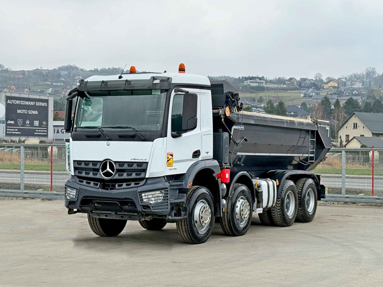 Mercedes-Benz AROCS 3246* KIPPER / 8x4 * TOPZUSTAND - Camion benne: photos 1 Mercedes-Benz AROCS 3246* KIPPER / 8x4 * TOPZUSTAND - Camion benne: photos 1