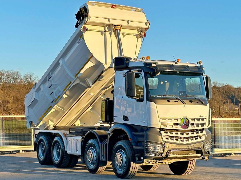 Mercedes-Benz AROCS 3248 * KIPPER * 8x4 * TOPZUSTAND - Camion benne, Camion grue: photos 3 Mercedes-Benz AROCS 3248 * KIPPER * 8x4 * TOPZUSTAND - Camion benne, Camion grue: photos 3