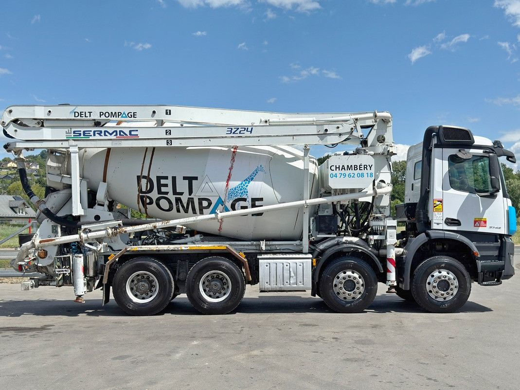 Mercedes-Benz AROCS 3743 * Betonpumpe + FUNK * 8x4 * TOP - Camion pompe: photos 5 Mercedes-Benz AROCS 3743 * Betonpumpe + FUNK * 8x4 * TOP - Camion pompe: photos 5