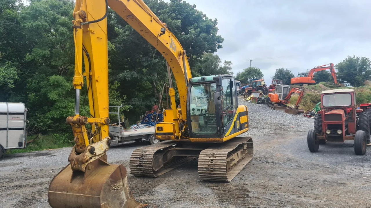 JCB JS 130 - Pelle sur chenille: photos 4 JCB JS 130 - Pelle sur chenille: photos 4