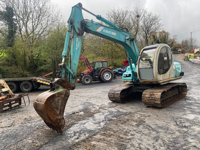 Kobelco SK100 - Pelle sur chenille: photos 5 Kobelco SK100 - Pelle sur chenille: photos 5