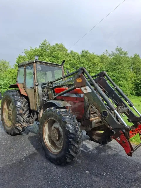 Massey Ferguson 399 c/w Loader - Tracteur agricole: photos 2 Massey Ferguson 399 c/w Loader - Tracteur agricole: photos 2