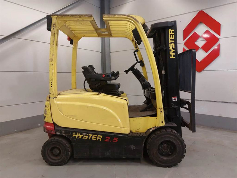 Hyster J2.5XN-717 - Chariot élévateur électrique: photos 1 Hyster J2.5XN-717 - Chariot élévateur électrique: photos 1