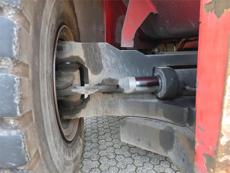 Reach stacker Kalmar DRF450-60C5X: photos 16 Reach stacker Kalmar DRF450-60C5X: photos 16