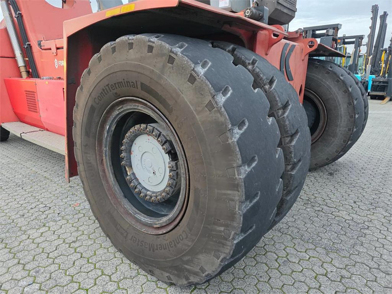 Reach stacker Kalmar DRF450-60C5X: photos 13 Reach stacker Kalmar DRF450-60C5X: photos 13
