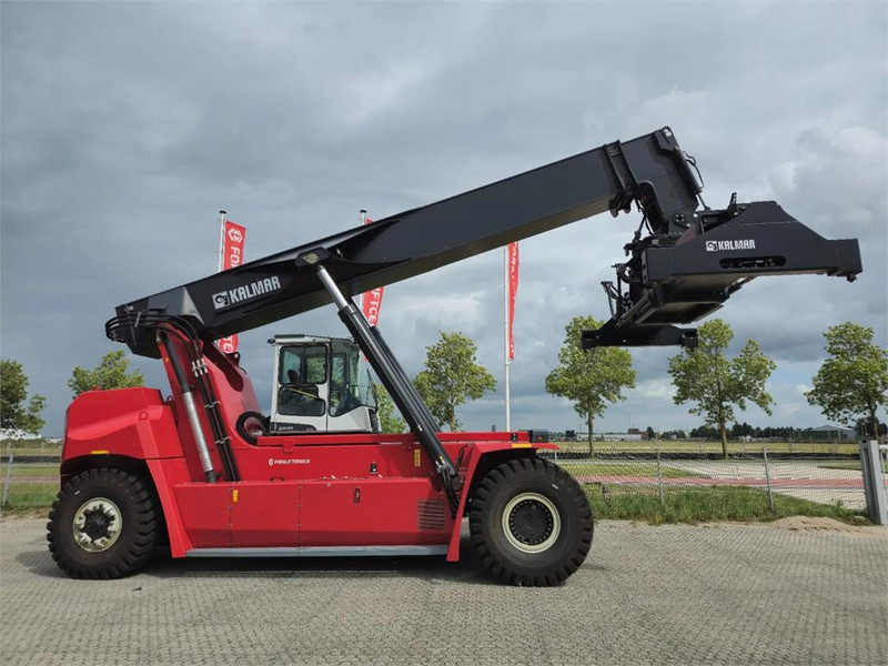 Kalmar DRU450-62S5 - Reach stacker: photos 1 Kalmar DRU450-62S5 - Reach stacker: photos 1