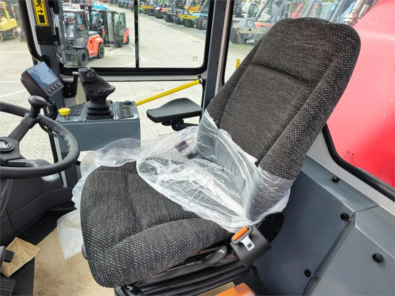 Reach stacker Kalmar DRU450-62S5: photos 9 Reach stacker Kalmar DRU450-62S5: photos 9