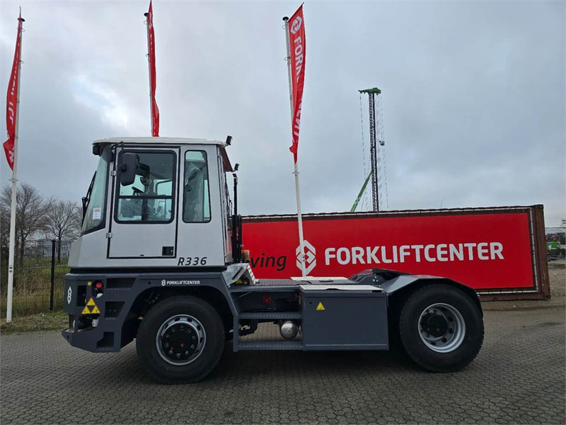 Mafi R336 4x4 - Tracteur portuaire: photos 4 Mafi R336 4x4 - Tracteur portuaire: photos 4