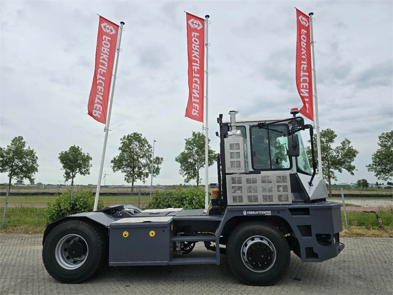Mafi R336 4x4 - Tracteur portuaire: photos 3 Mafi R336 4x4 - Tracteur portuaire: photos 3